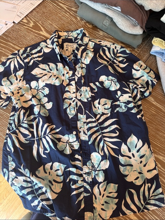 American Eagle Outfitters Other - American Eagle Men's Navy Blue Tropical Print Short-Sleeve Shirt